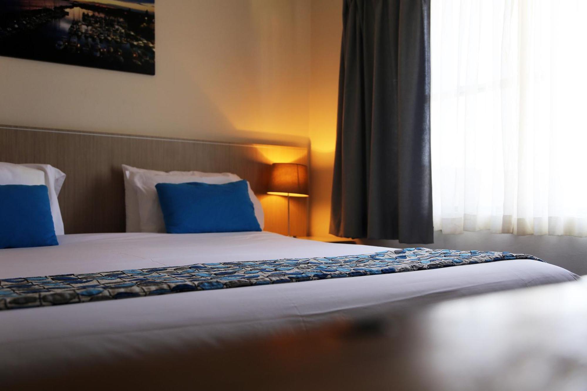 Zorba Waterfront 3*