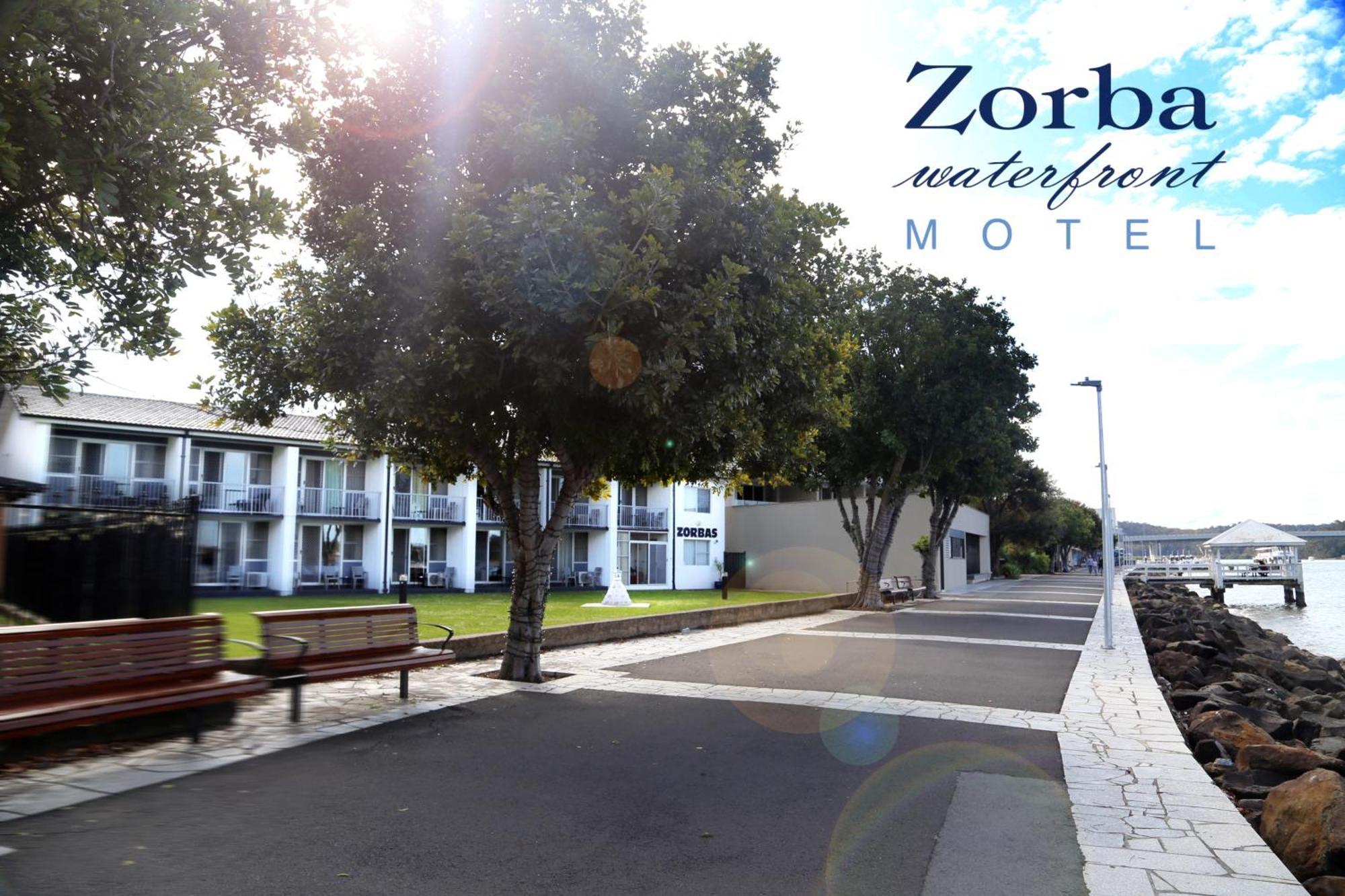 Zorba Waterfront Motel
