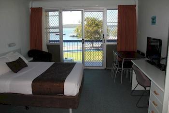 Zorba Waterfront Motel Batemans Bay